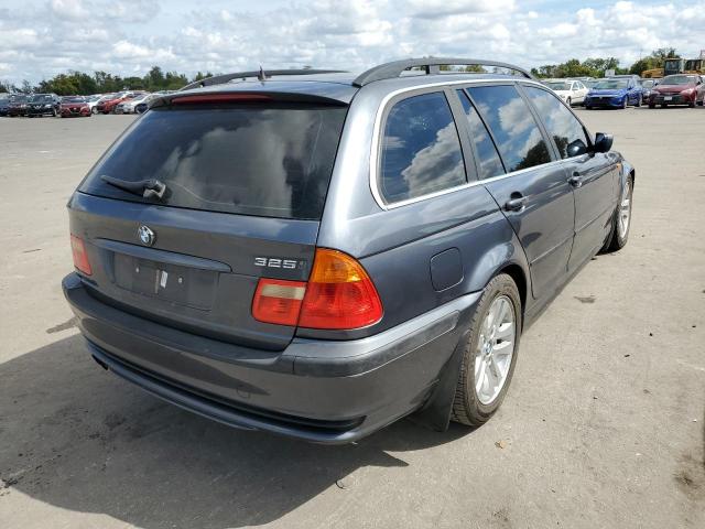 Photo 4 from auction – 2002 BMW 325 IT with VIN WBAEN33432PC10321
