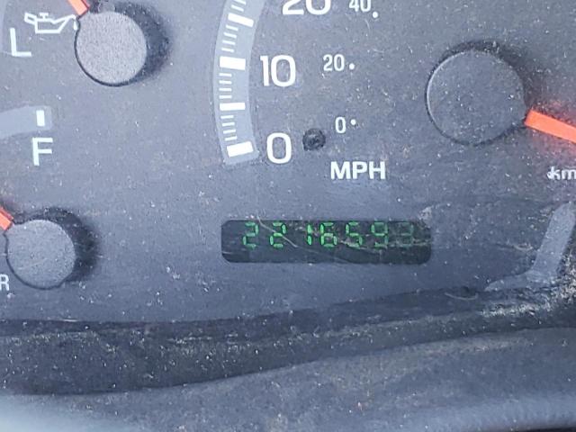 Photo 8 from auction – 2002 FORD F150 with VIN 1FTRX17L22NA81291