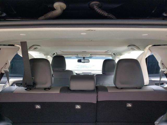 Photo 9 from auction – 2015 TOYOTA RAV4 LIMIT with VIN 2T3YFREV2FW223901