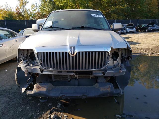Photo 9 from auction – 2004 LINCOLN NAVIGATOR with VIN 5LMFU28R74LJ02244