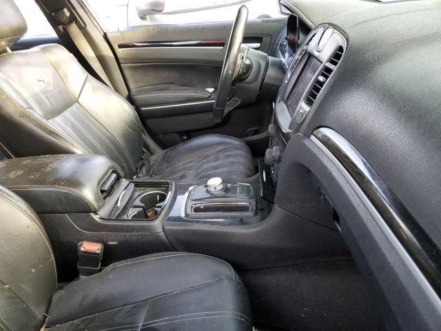 Photo 5 from auction – 2018 CHRYSLER 300 S with VIN 2C3CCABG9JH261990