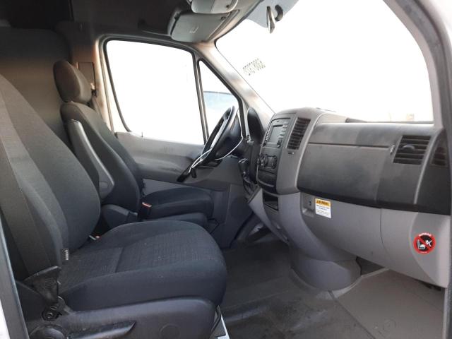Photo 5 from auction – 2017 MERCEDES-BENZ SPRINTER 2 with VIN WD3PE7CD2HP579724