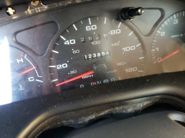 Photo 8 from auction – 2002 FORD TAURUS SES with VIN 1FAFP55U22A130105