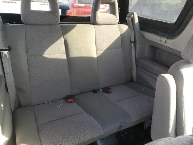Photo 6 from auction – 2002 CHEVROLET TRACKER with VIN 2CNBE18C826921581