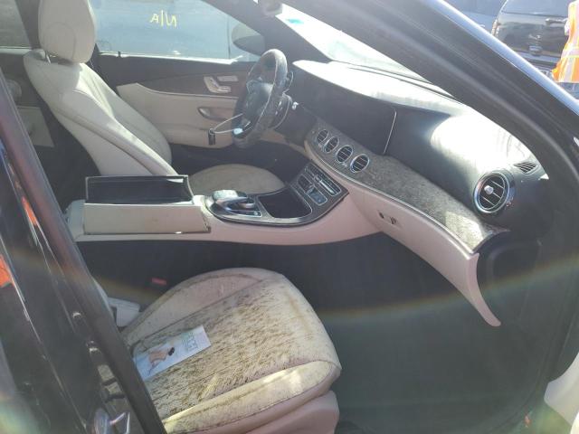 Photo 5 from auction – 2018 MERCEDES-BENZ E 300 with VIN WDDZF4JB1JA312939
