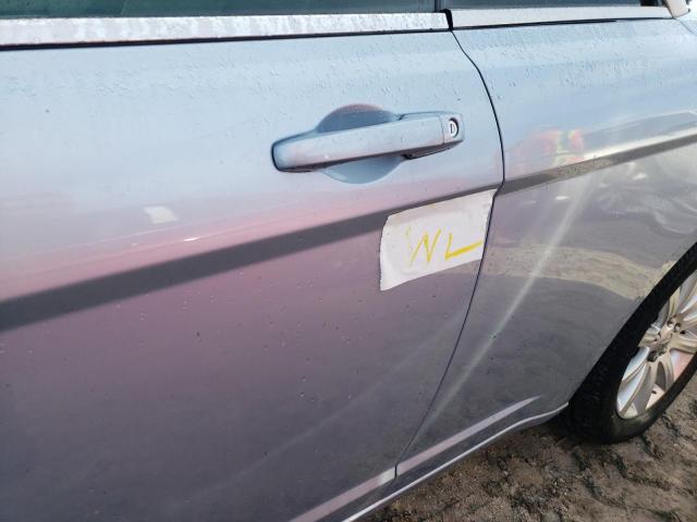 Photo 9 from auction – 2013 CHRYSLER 200 TOURIN with VIN 1C3BCBEB8DN645868