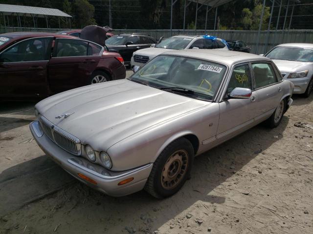 Photo 2 from auction – 2000 JAGUAR VANDENPLAS with VIN SAJDA24C5YLF19543