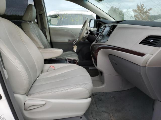 Photo 5 from auction – 2011 TOYOTA SIENNA XLE with VIN 5TDYK3DC7BS089794