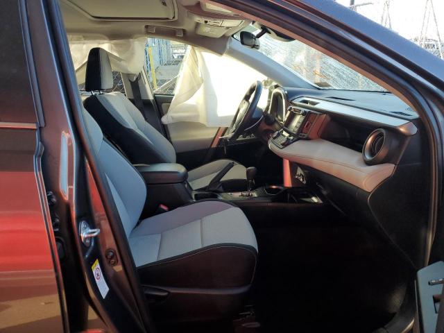 Photo 5 from auction – 2017 TOYOTA RAV4 XLE with VIN JTMRFREV7HJ702711