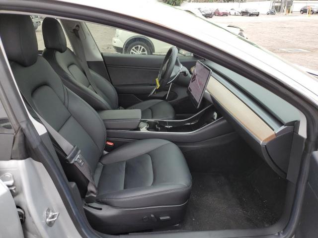Photo 5 from auction – 2018 TESLA MODEL 3 with VIN 5YJ3E1EA8JF032414
