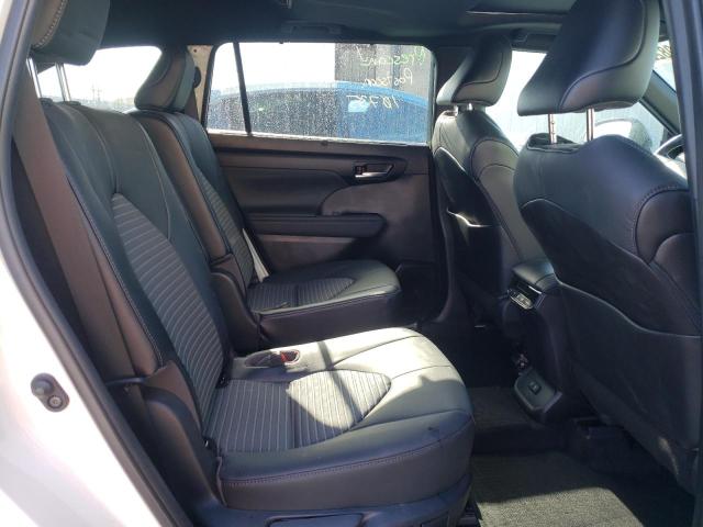 Photo 6 from auction – 2021 TOYOTA HIGHLANDER with VIN 5TDLZRBH9MS112910