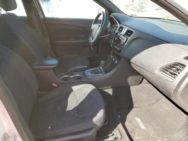 Photo 5 from auction – 2013 CHRYSLER 200 TOURIN with VIN 1C3CCBBB5DN764552