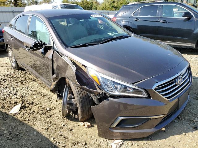 HYUNDAI SONATA SE 2017 with VIN 5NPE24AF8HH575276 - Photo from auction