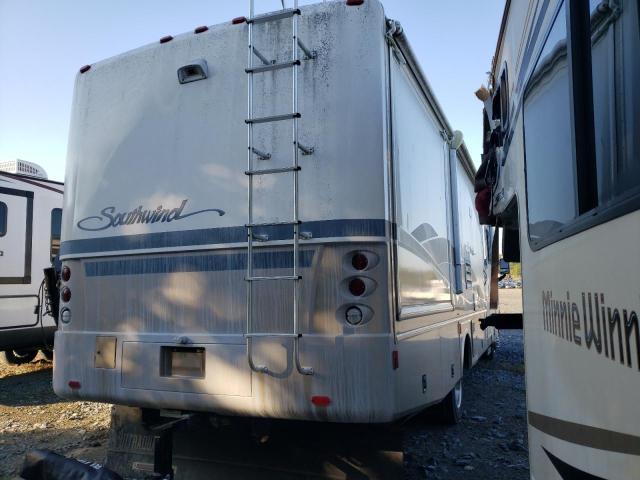 Photo 4 from auction – 2004 WORKHORSE CUSTOM CHASSIS MOTORHOME with VIN 5B4MP67G443378089