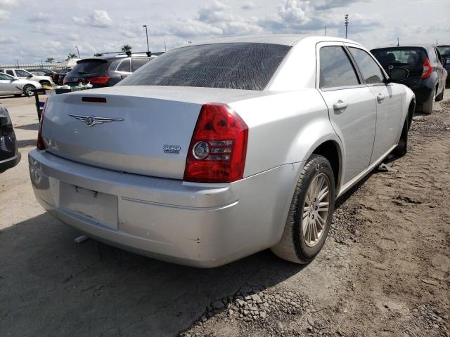 Photo 4 from auction – 2009 CHRYSLER 300 LX with VIN 2C3KA43D19H601152