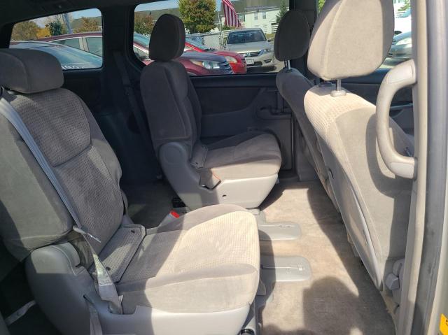 Photo 6 from auction – 2010 TOYOTA SIENNA CE with VIN 5TDKK4CC5AS338881