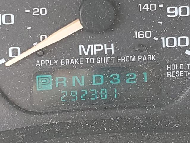 Photo 8 from auction – 2002 CHEVROLET SILVERADO with VIN 1GCEC19V22Z213483