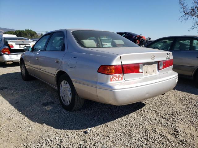 Photo 3 from auction – 2001 TOYOTA CAMRY CE with VIN 4T1BG22K31U086747