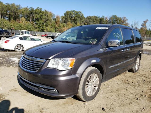 Photo 2 from auction – 2015 CHRYSLER TOWN & COU with VIN 2C4RC1GG9FR547807