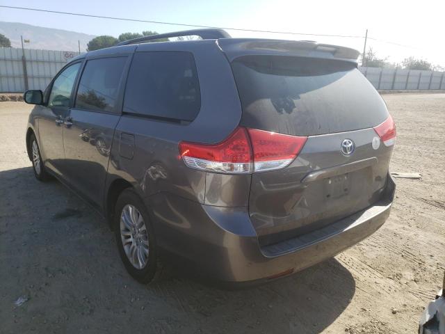 Photo 3 from auction – 2013 TOYOTA SIENNA XLE with VIN 5TDYK3DC2DS338487
