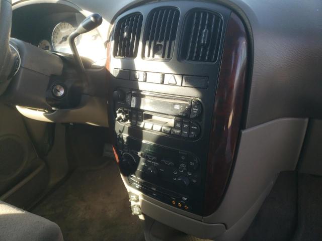 Photo 9 from auction – 2003 CHRYSLER TOWN & COU with VIN 2C4GP54L13R196729
