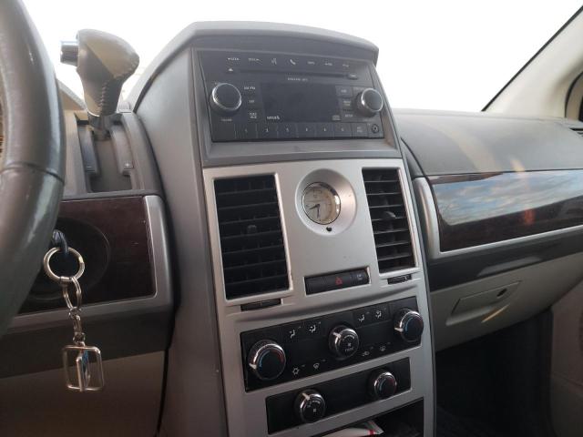 Photo 9 from auction – 2010 CHRYSLER TOWN & COU with VIN 2A4RR5D13AR204225