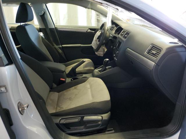 Photo 5 from auction – 2017 VOLKSWAGEN JETTA S with VIN 3VW2B7AJXHM235871