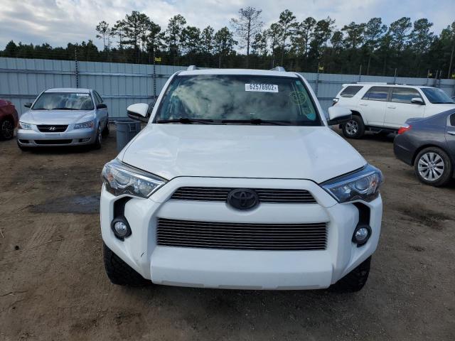 Photo 9 from auction – 2017 TOYOTA 4RUNNER SR with VIN JTEZU5JR4H5162472