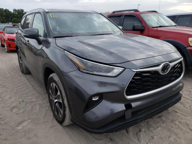 TOYOTA HIGHLANDER 2021 with VIN 5TDHZRAH8MS044946 - Photo from auction
