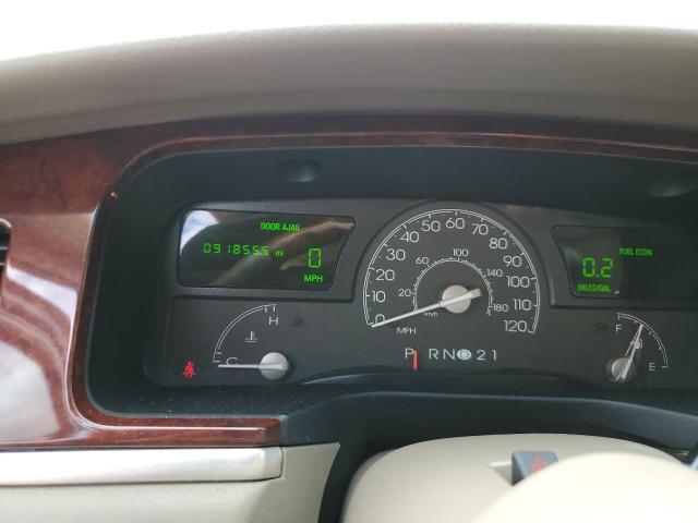 Photo 8 from auction – 2004 LINCOLN TOWN CAR U with VIN 1LNHM83W44Y685337
