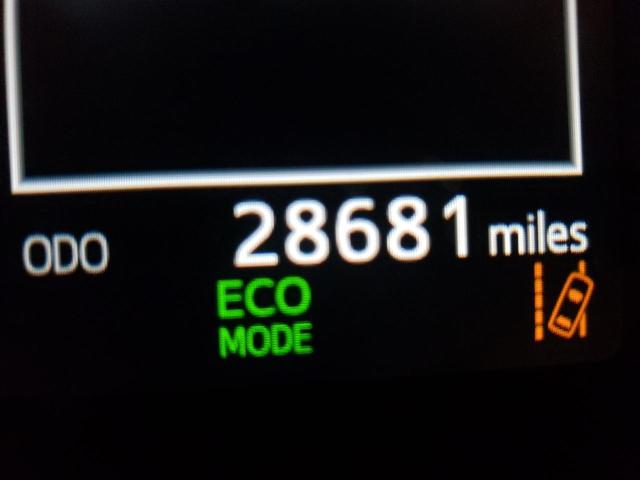 Photo 8 from auction – 2017 TOYOTA RAV4 LE with VIN JTMZFREV2HJ712403