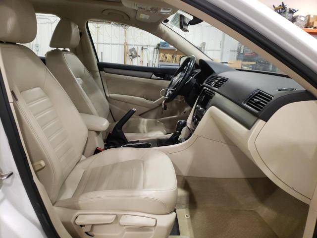 Photo 5 from auction – 2015 VOLKSWAGEN PASSAT SE with VIN 1VWBS7A30FC022279