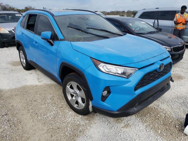 Photo 1 from auction – 2019 TOYOTA RAV4 XLE with VIN JTMW1RFV5KD015247