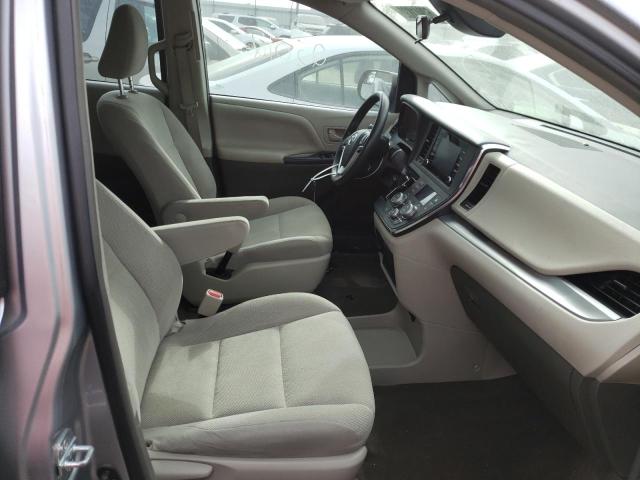 Photo 5 from auction – 2018 TOYOTA SIENNA L with VIN 5TDZZ3DC2JS912212