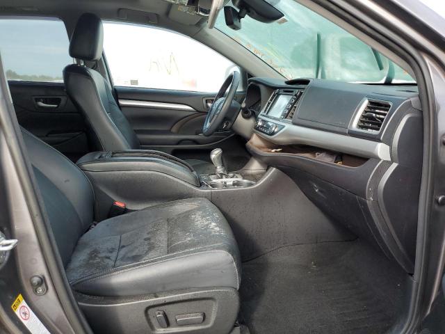 Photo 5 from auction – 2018 TOYOTA HIGHLANDER with VIN 5TDKZRFHXJS262994