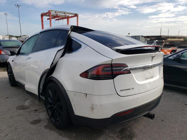 Photo 3 from auction – 2017 TESLA MODEL X with VIN 5YJXCDE4XHF051754