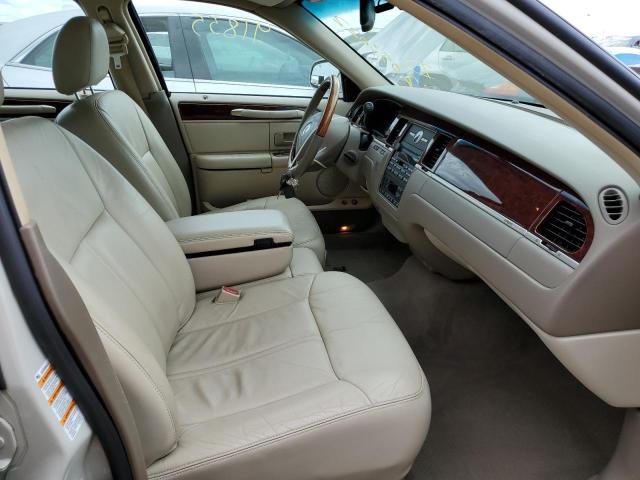 Photo 5 from auction – 2004 LINCOLN TOWN CAR U with VIN 1LNHM83W44Y685337