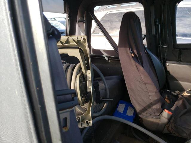 Photo 6 from auction – 2000 JEEP WRANGLER with VIN 1J4FA29PXYP706683