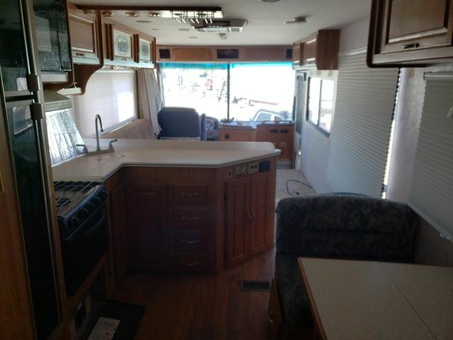 Photo 5 from auction – 1997 SPARTAN MOTORS SHUTTLE BU with VIN 4VZEM0490VC025178