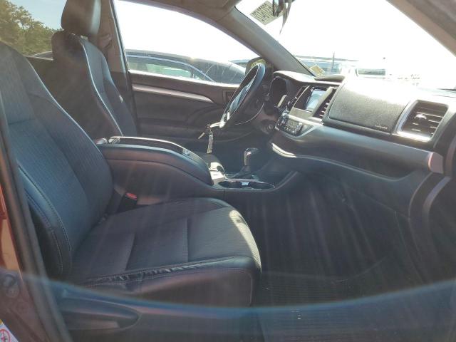 Photo 5 from auction – 2016 TOYOTA HIGHLANDER with VIN 5TDBKRFH6GS250595