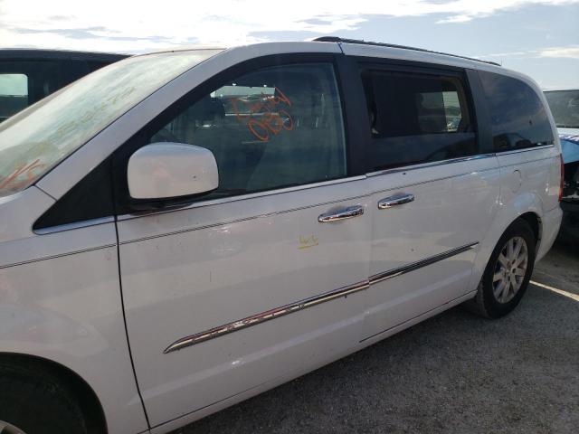 Photo 9 from auction – 2015 CHRYSLER TOWN & COU with VIN 2C4RC1BG0FR752925