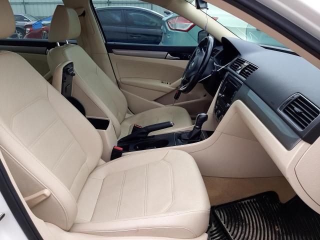Photo 5 from auction – 2015 VOLKSWAGEN PASSAT S with VIN 1VWAT7A37FC082908