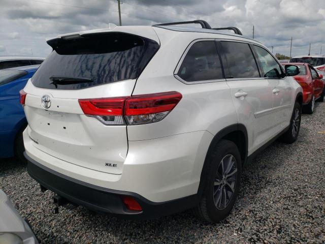 Photo 4 from auction – 2019 TOYOTA HIGHLANDER with VIN 5TDKZRFH3KS319506