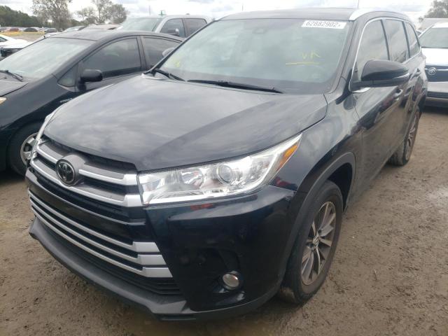 Photo 2 from auction – 2018 TOYOTA HIGHLANDER with VIN 5TDKZRFH5JS544895