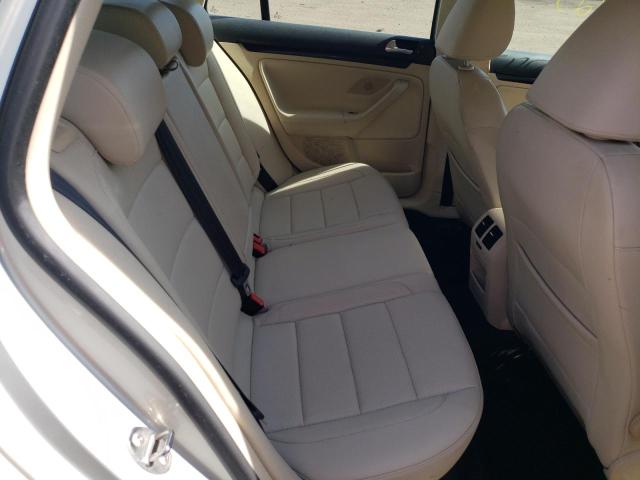 Photo 6 from auction – 2010 VOLKSWAGEN JETTA SE with VIN 3VWPZ7AJ4AM689122