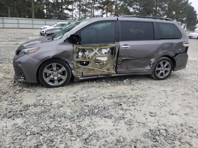 Photo 9 from auction – 2018 TOYOTA SIENNA SE with VIN 5TDXZ3DC1JS914542