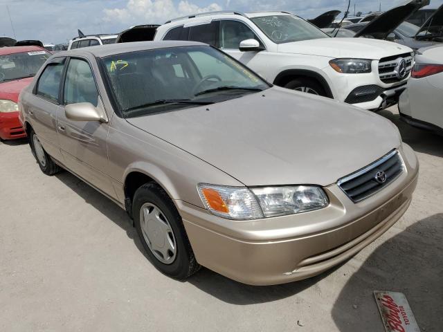 TOYOTA CAMRY CE 2000 with VIN 4T1BG22K6YU008375 - Photo from auction