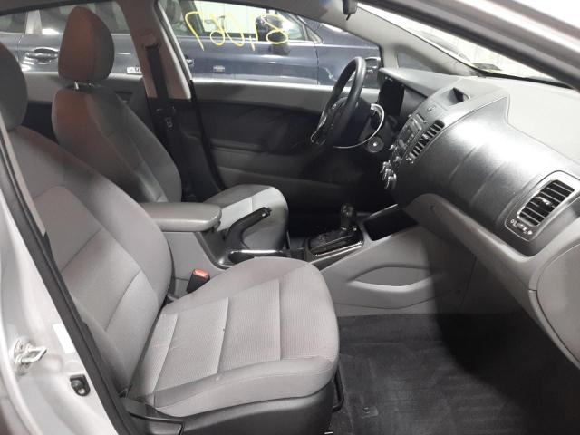 Foto 5 de la subasta – 2017 KIA FORTE LX con VIN 3KPFK4A74HE014476