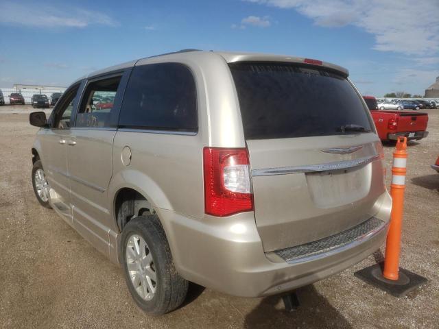 Photo 3 from auction – 2016 CHRYSLER TOWN & COU with VIN 2C4RC1BG7GR283141