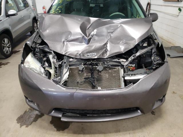 Photo 9 from auction – 2012 TOYOTA SIENNA XLE with VIN 5TDYK3DC2CS213889